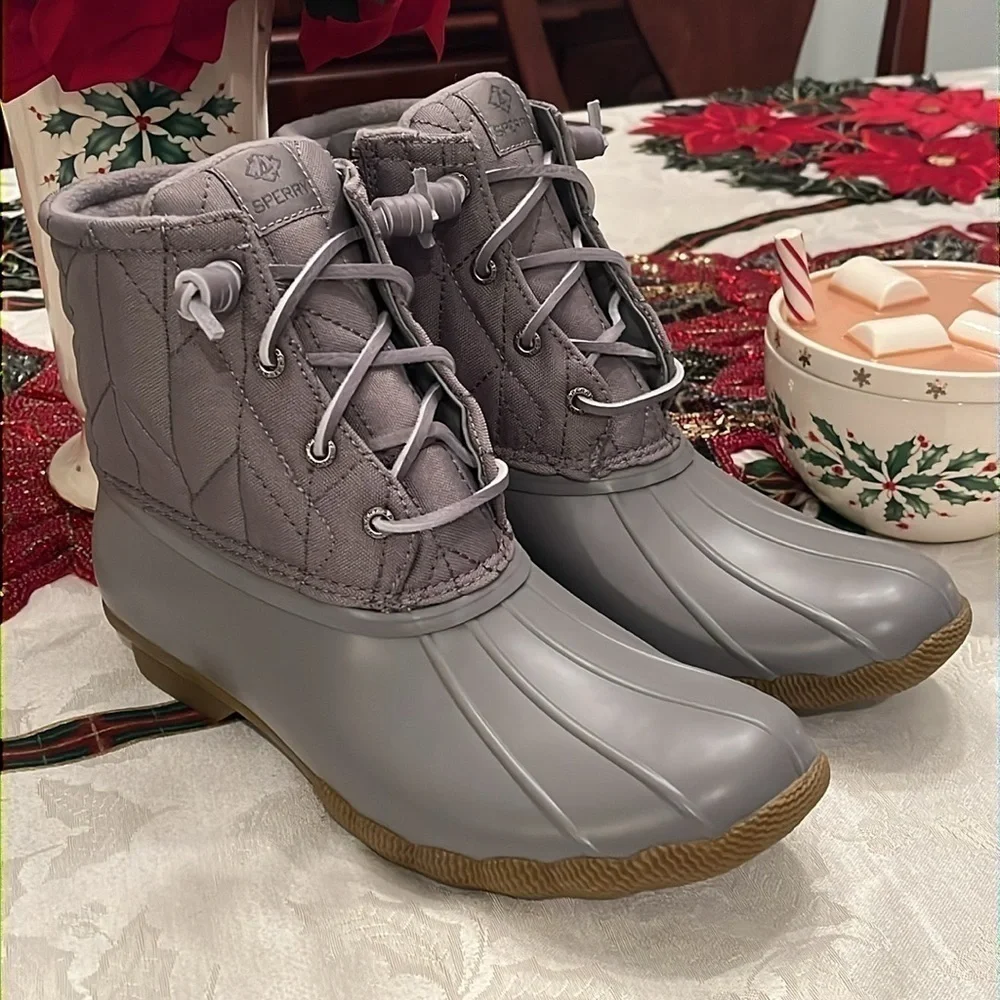 Brand New Sperry Seacycled Saltwater Nylon Gray Duck Boots Rain Weather Winter